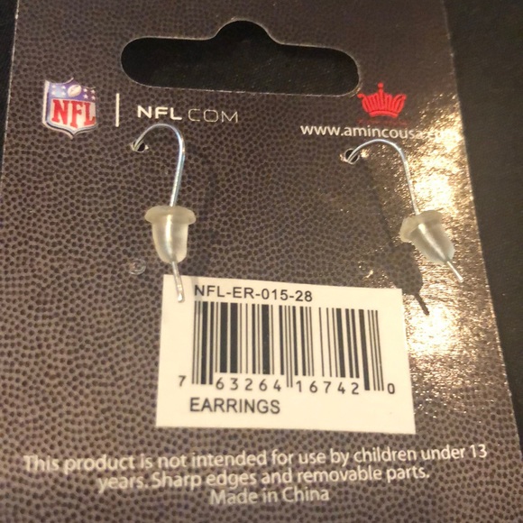 Washington Redskin symbol earrings - Picture 4 of 4